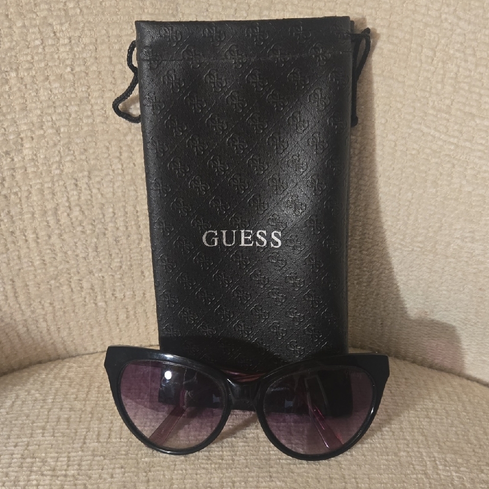 GUESS Black Sunglasses with Pink